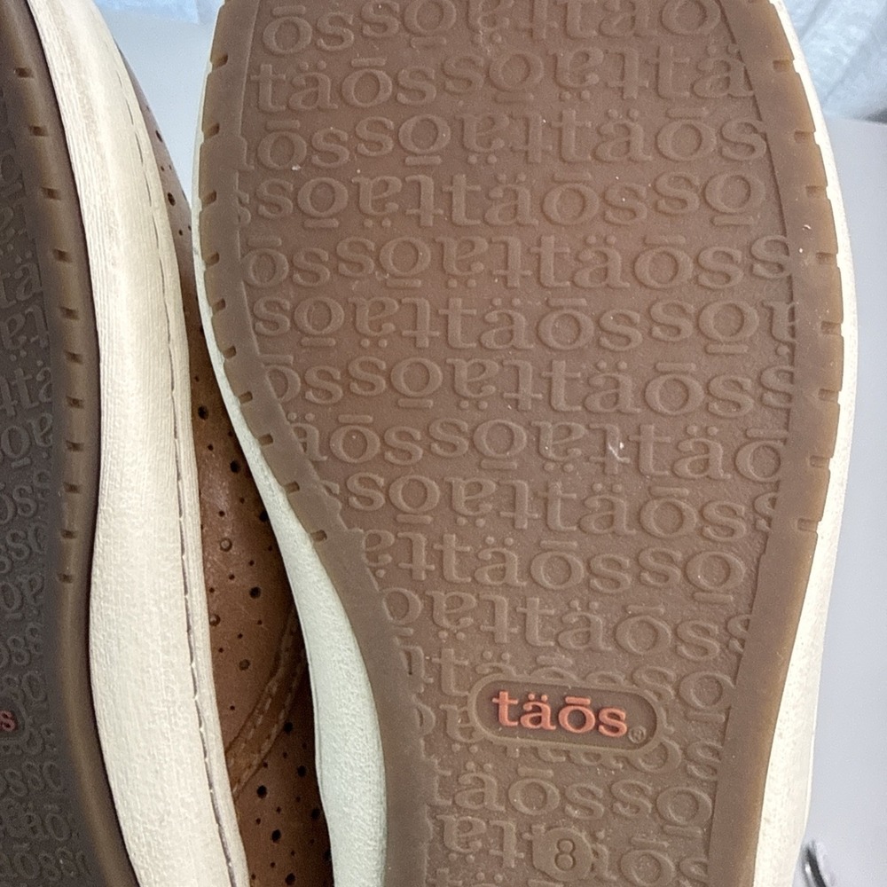 TAOS Court Shoes Slip-On Size 8 Caramel Brown Leather Sneakers Loafers NEW - Picture 9 of 9